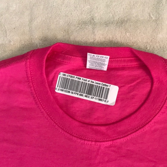 2020 #quarantined Hello 28 short sleeve T-shirt - Picture 2 of 3